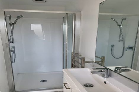 Photo of property in 1/3 Fairdale Place, Birkdale, Auckland, 0626