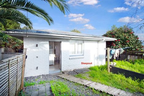 Photo of property in 18 Sherwood Avenue, Te Atatu South, Auckland, 0610