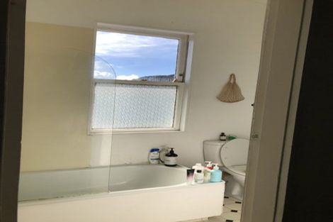 Photo of property in 136 Brougham Street, Mount Victoria, Wellington, 6011