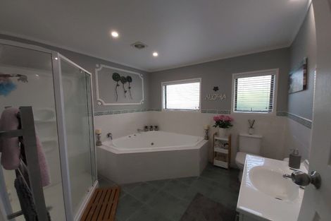 Photo of property in 6 Halder Place, Torbay, Auckland, 0632