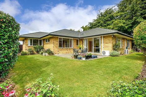 Photo of property in 21 Villa Grove, Ilam, Christchurch, 8041