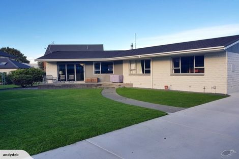 Photo of property in 126 Somerfield Street, Somerfield, Christchurch, 8024