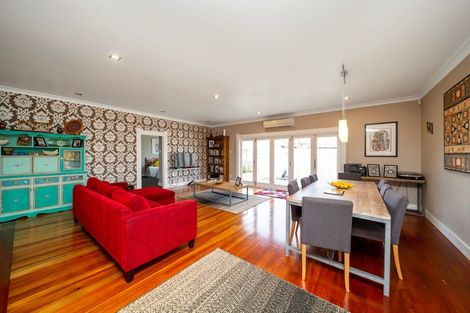 Photo of property in 19 Burns Street, Hawera, 4610