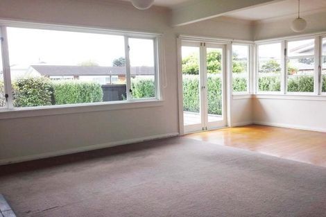 Photo of property in 2 Wilton Street, Westown, New Plymouth, 4310