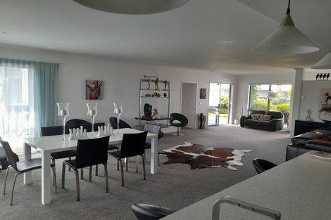 Photo of property in 20 Roseberry Place, Whitianga, 3510