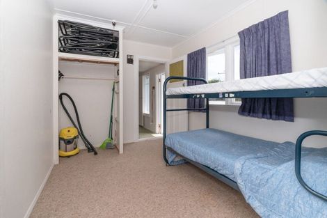 Photo of property in 17 Drake Street, Waikawa Beach, Manakau, 5573