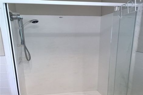 Photo of property in 10 Havelle Avenue, Titirangi, Auckland, 0604