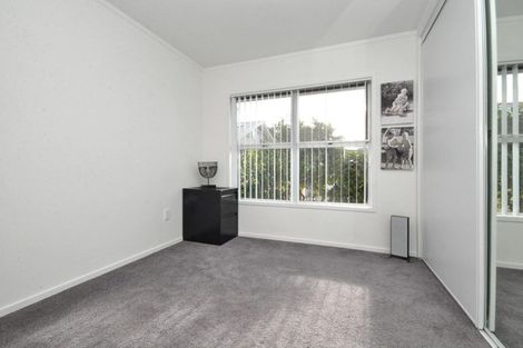 Photo of property in 2/21 Quebec Road, Milford, Auckland, 0620