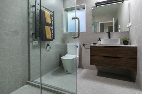 Photo of property in 16 Barrique Road, Kumeu, 0810