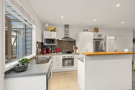 Photo of property in 8 Graceview Way, West Harbour, Auckland, 0618