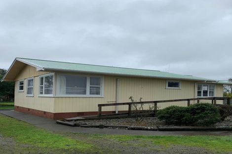 Photo of property in 43 Avenue Road, Foxton, 4814