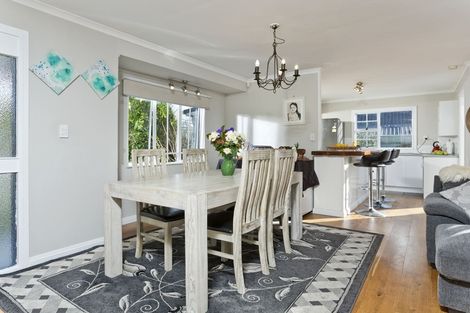 Photo of property in 59 Barbados Drive, Unsworth Heights, Auckland, 0632