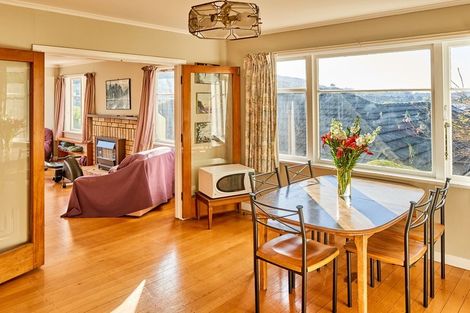 Photo of property in 22 Hinau Street, Tawa, Wellington, 5028