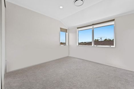 Photo of property in 17 Turnberry Drive, Wattle Downs, Auckland, 2103
