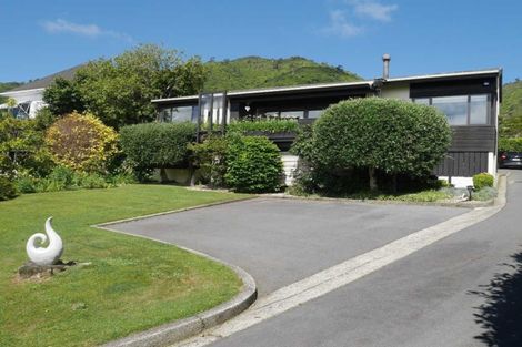 Photo of property in 63 Winara Avenue, Waikanae, 5036