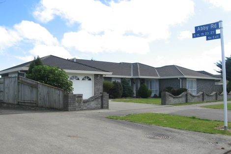 Photo of property in 33 Abby Road, Fitzherbert, Palmerston North, 4410