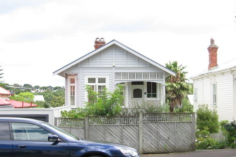 Photo of property in 9 Glen Road, Stanley Point, Auckland, 0624