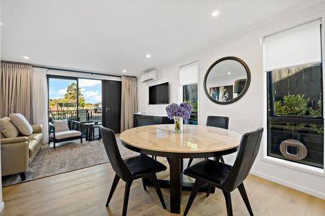 Photo of property in 8 Patariki Way, Beach Haven, Auckland, 0626