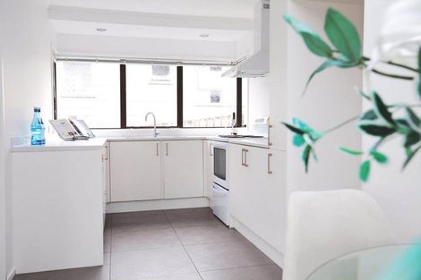 Photo of property in 242a East Coast Road, Forrest Hill, Auckland, 0620