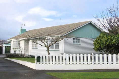Photo of property in 23 Mokau Place, Terrace End, Palmerston North, 4410