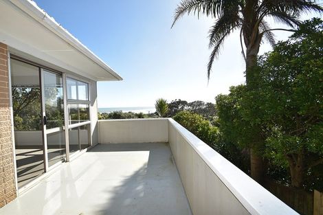 Photo of property in 24 Domain Crescent, Muriwai, Waimauku, 0881