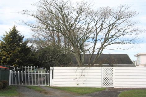 Photo of property in 42 Oxford Street, Fairfield, Hamilton, 3214