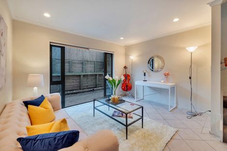 Photo of property in 11 Barnea Circle, Glen Eden, Auckland, 0602