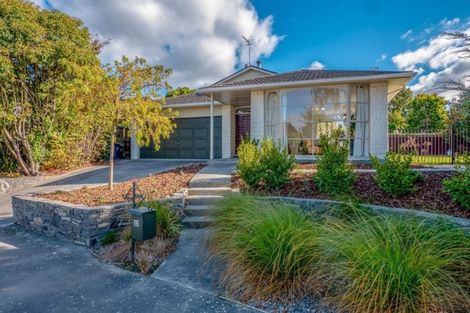 Photo of property in 22 Dunrobin Place, Avonhead, Christchurch, 8042
