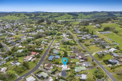 Photo of property in 10 St James Avenue, Helensville, 0800
