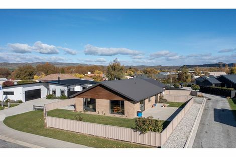 Photo of property in 28 Plunket Street, Omakau, 9376