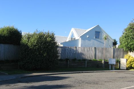 Photo of property in 1 Ronald Woolf Place, Churton Park, Wellington, 6037