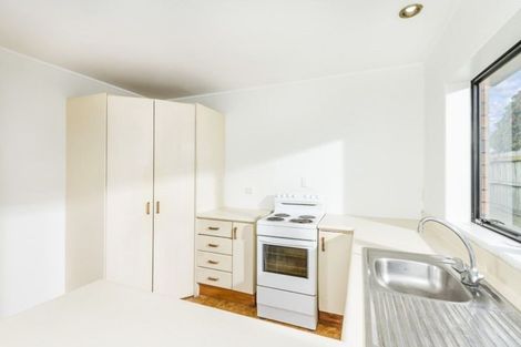 Photo of property in 60a Tiroroa Avenue, Te Atatu South, Auckland, 0610