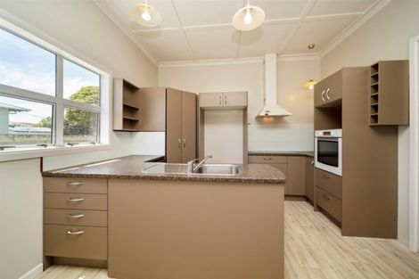 Photo of property in 20 Caledonia Street, Hawera, 4610