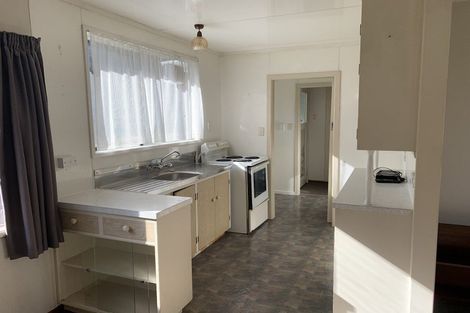 Photo of property in 8a Awanui Street, Merrilands, New Plymouth, 4312