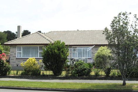 Photo of property in 2 Cromer Place, New Brighton, Christchurch, 8062