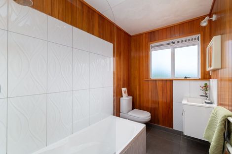 Photo of property in 46 Cornwall Road, Lyttelton, 8082