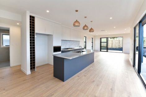 Photo of property in 15 Makenu Crescent, Wainui, Silverdale, 0992