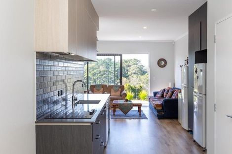 Photo of property in 23 William Calvert Drive, Swanson, Auckland, 0614