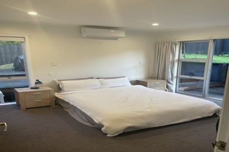 Photo of property in 2/41 Ravenwood Drive, Forrest Hill, Auckland, 0620