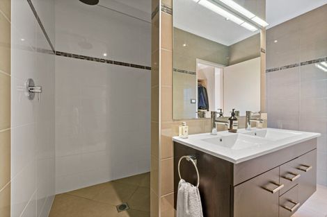 Photo of property in 69a Oraha Road, Kumeu, 0892