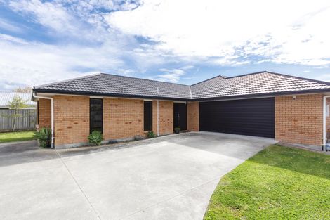Photo of property in 23 Walnut Grove, Kelvin Grove, Palmerston North, 4414