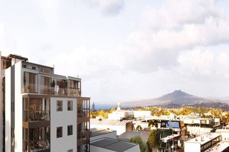 Photo of property in 1/104 Mokoia Road, Birkenhead, Auckland, 0626