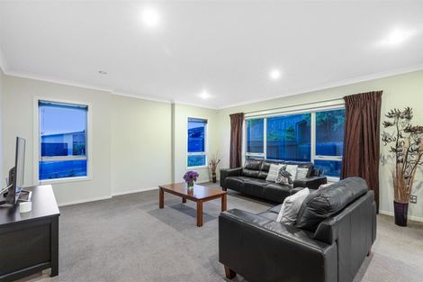 Photo of property in 7 Sumner Terrace, Aotea, Porirua, 5024