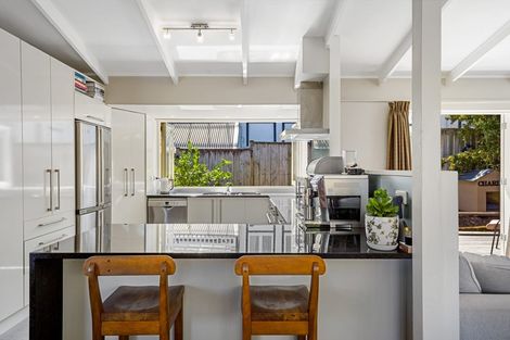 Photo of property in 1/529 Beach Road, Murrays Bay, Auckland, 0630