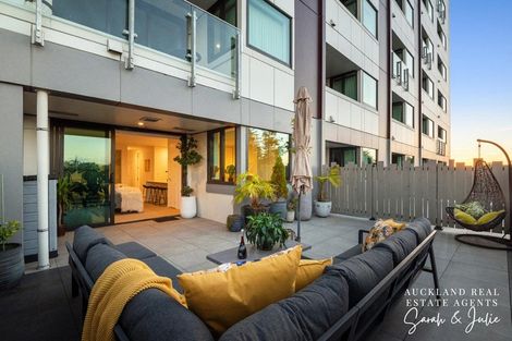 Photo of property in 205/8 Waikumete Road, Glen Eden, Auckland, 0602