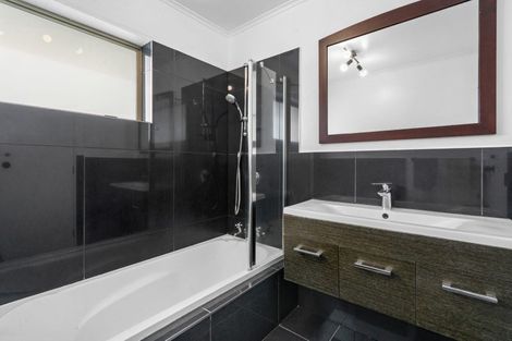 Photo of property in 317 Shakespeare Street, Leamington, Cambridge, 3432