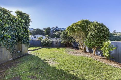 Photo of property in 2 Eskdale Road, Papakowhai, Porirua, 5024