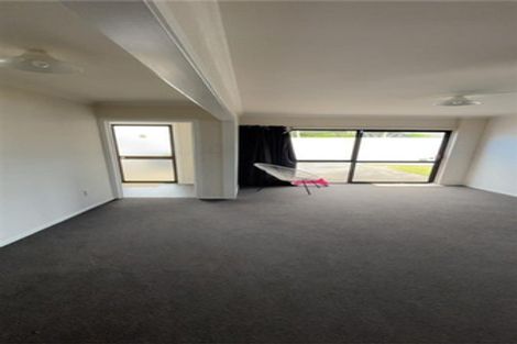 Photo of property in 28 Breakwater Road, Moturoa, New Plymouth, 4310