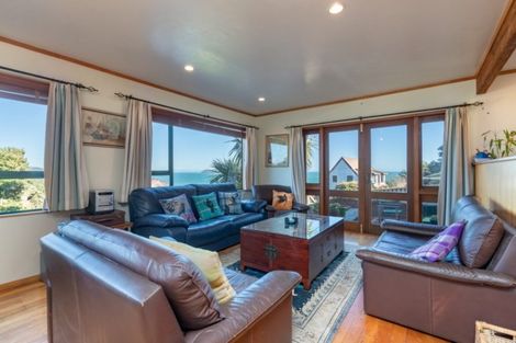 Photo of property in 128 Motuhara Road, Plimmerton, Porirua, 5026