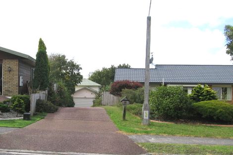 Photo of property in 14 Queen Natalie Place, Massey, Auckland, 0614